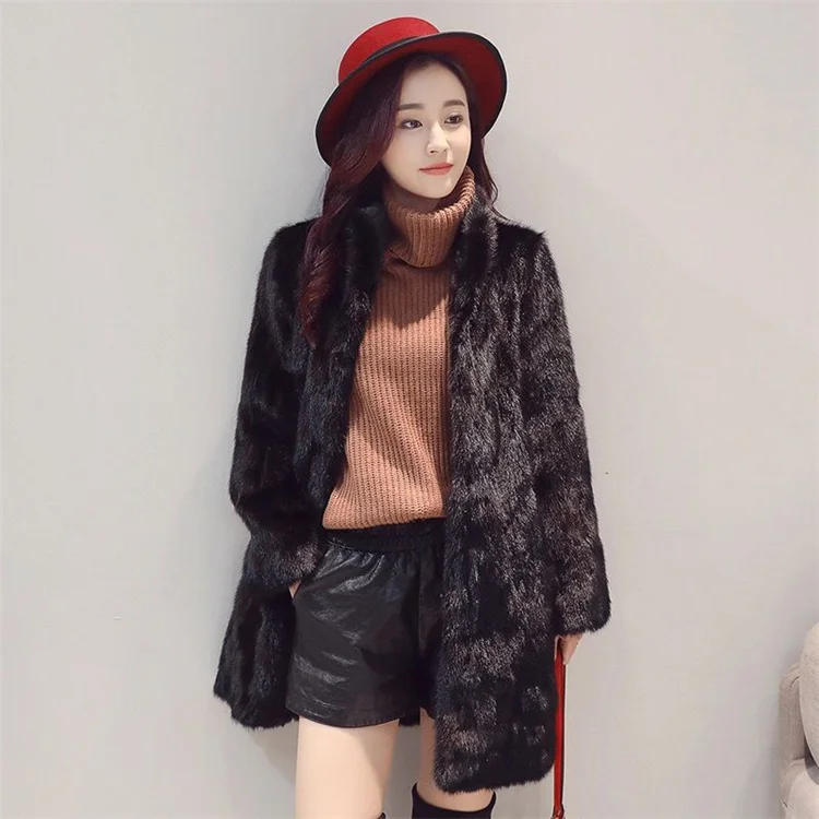 
Hot Selling High End Design Exquisite Workmanship Women Trench Soft Loose Fur Coat For Winter 