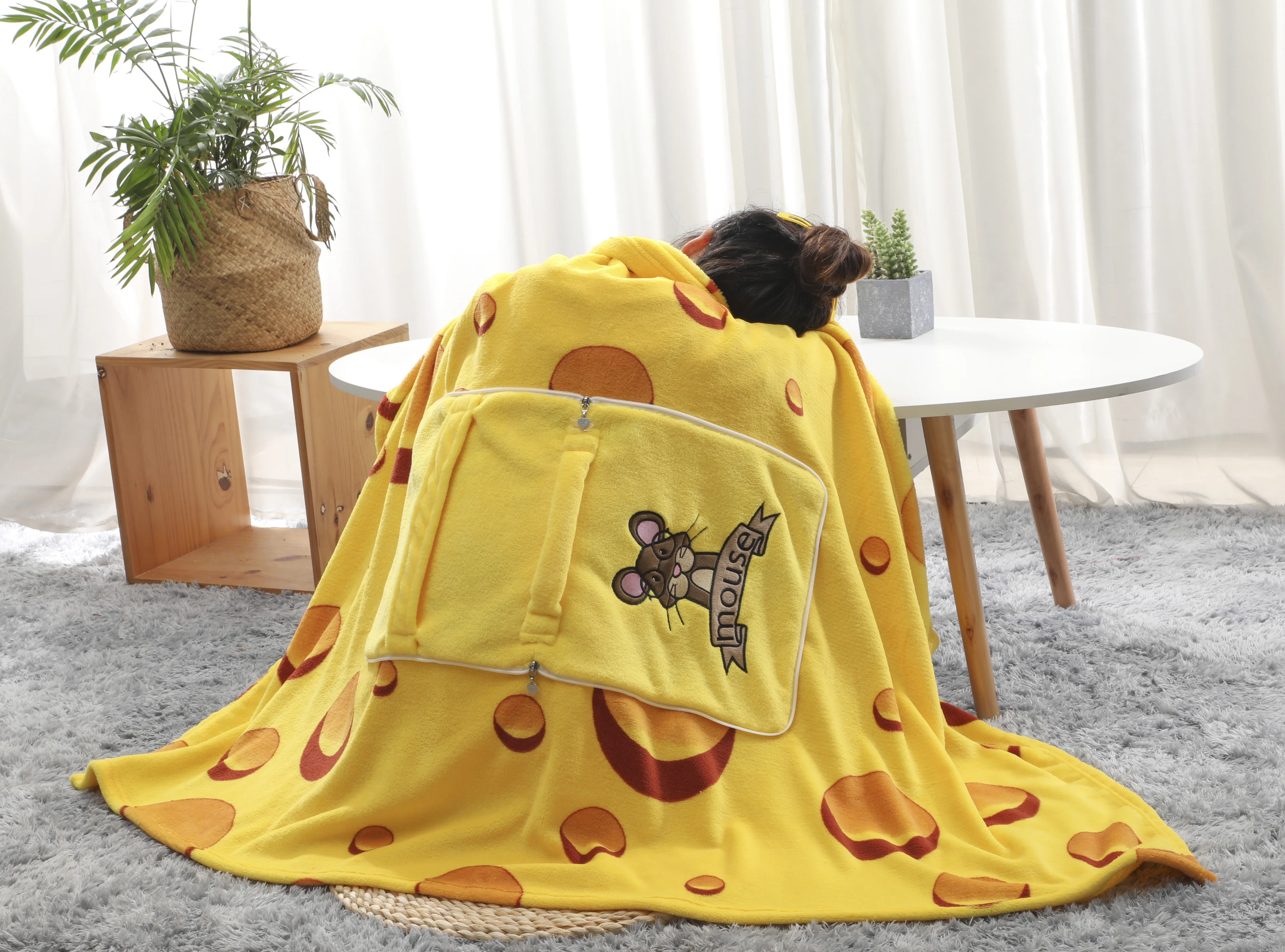 Foldable Cartoon Animal Yellow  Mouse Design Plush Travel Pillow Blanket For Baby
