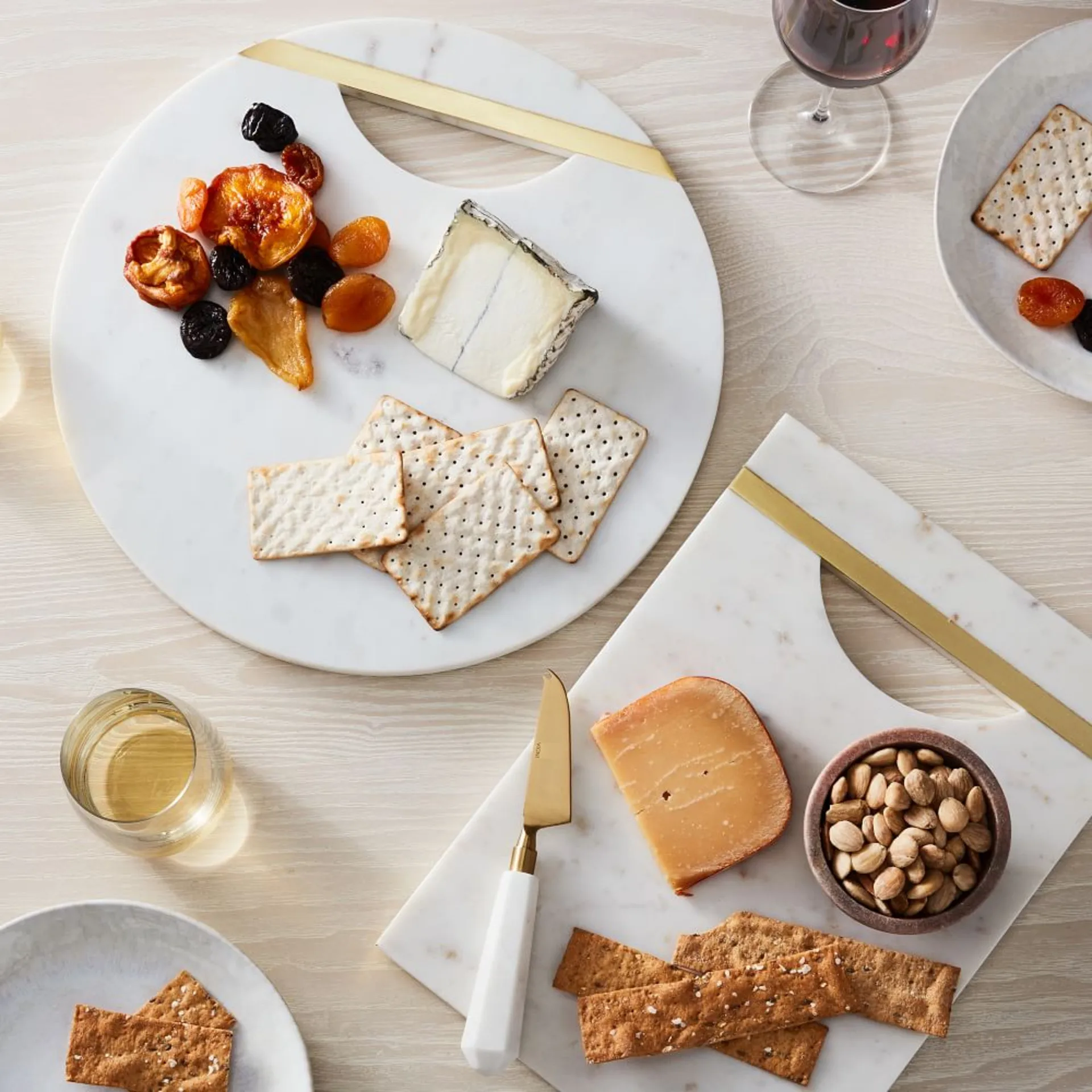 Top Quality Charcuterie Cheese Serving Platter Natural White Round Marble Brass Cheese Boards For Hotel Restaurant