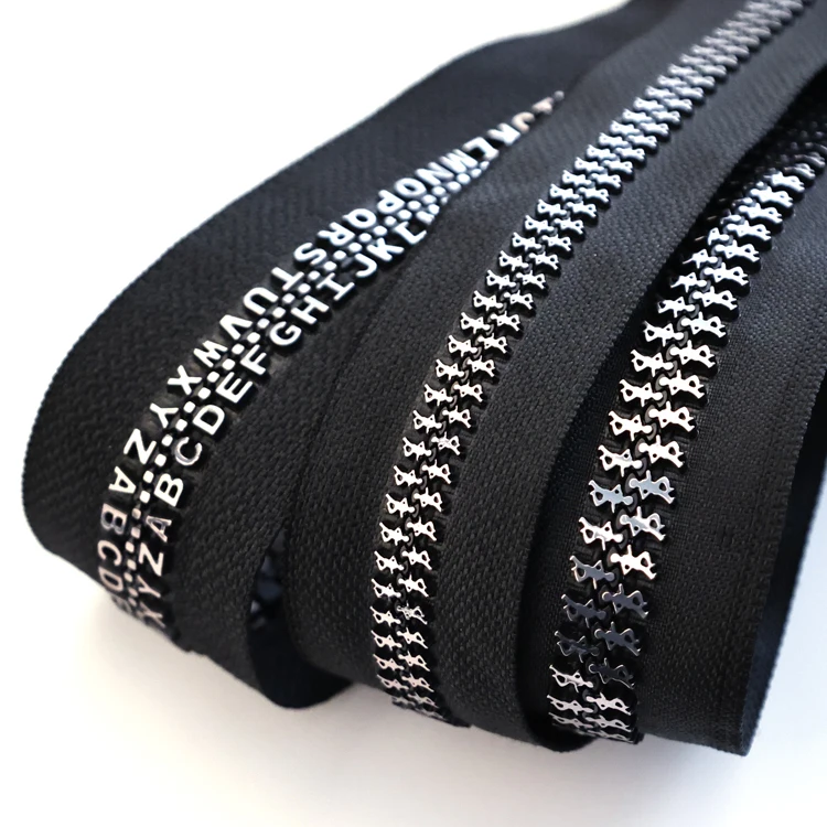 PP PE Plastic Folder Pouch with Brushed Gun Steel Metal Sealing Zipper Heshun POM Metallic 5# 5number Size 8 corn Plastic Zipper