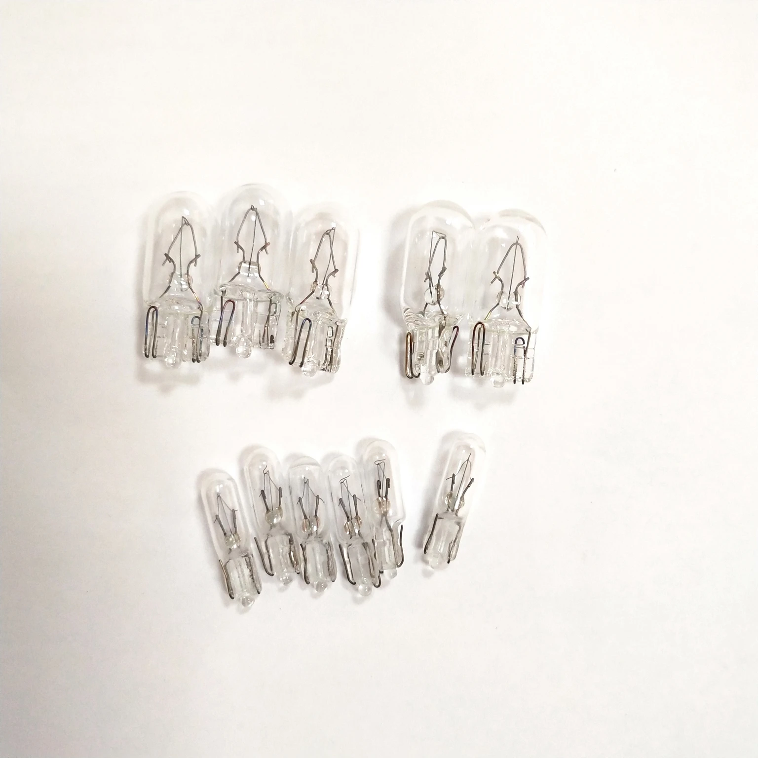 Автомобильная галогенная лампа T10 W5W на танкетке 12 В 5 Вт автомобильная лампы с теплым белым светом приборное освещение для чтения габаритная