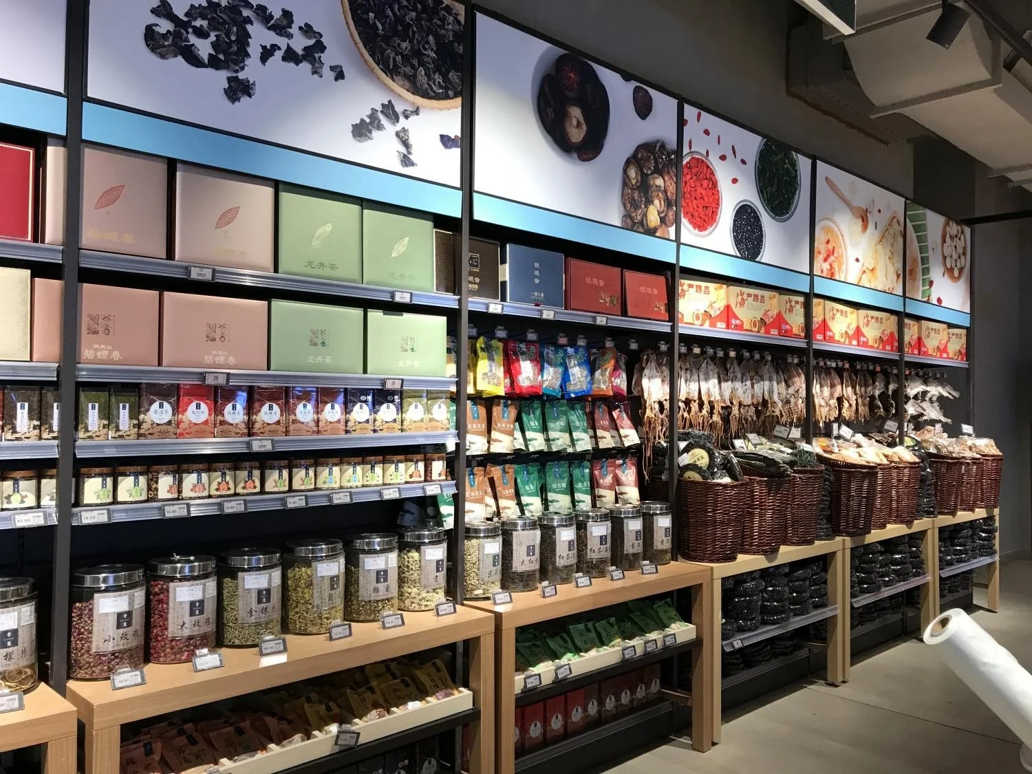 Xinde Customized Supermarket Shelves Steel&Wood Wine Shelves Display Single-sided Beverage Display Rack