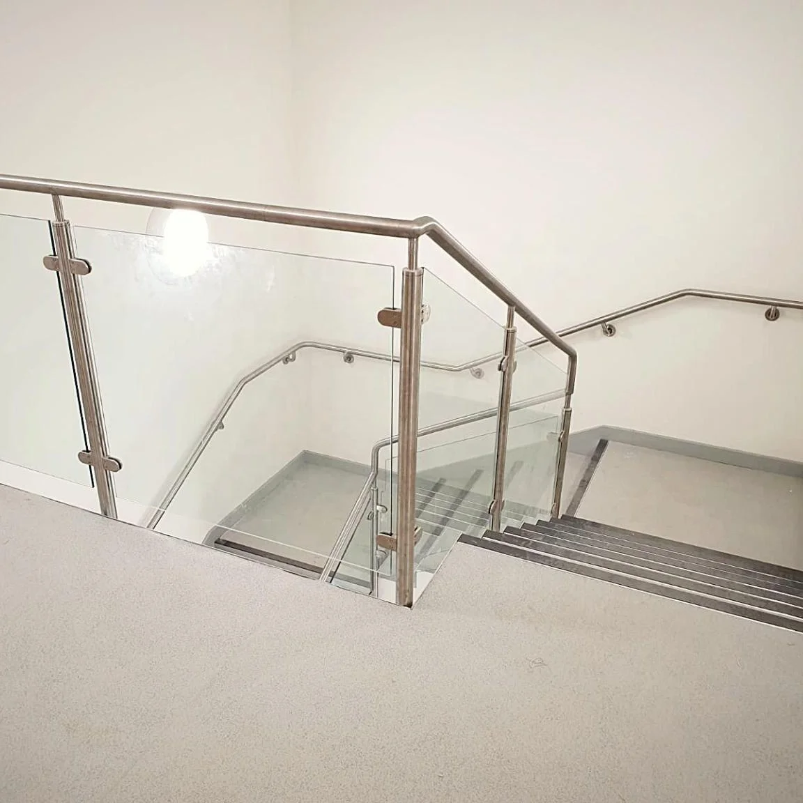 china beautiful indoor metal staircase glass stair railing