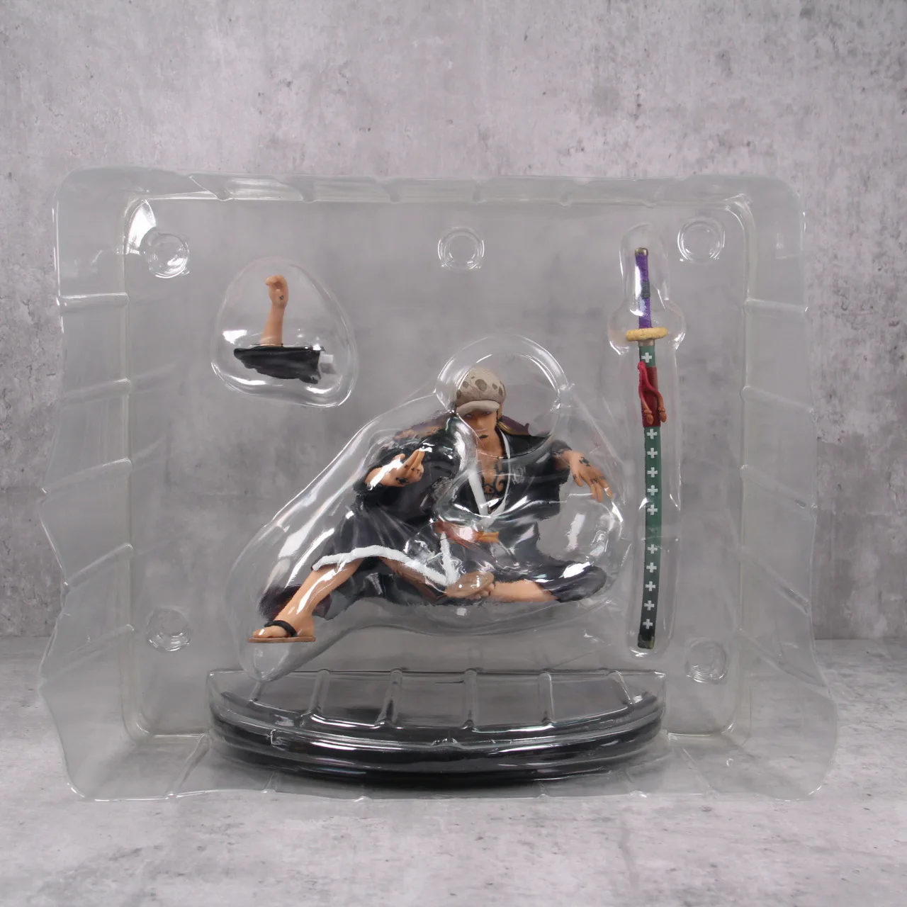 17 см одна штука Trafalgar D. Фигурки из мультфильма