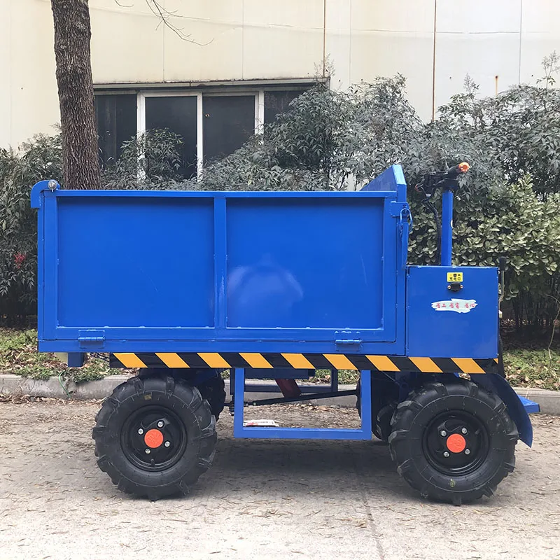 Hydraulic electric four-wheeler workers load and unload engineering vehicles