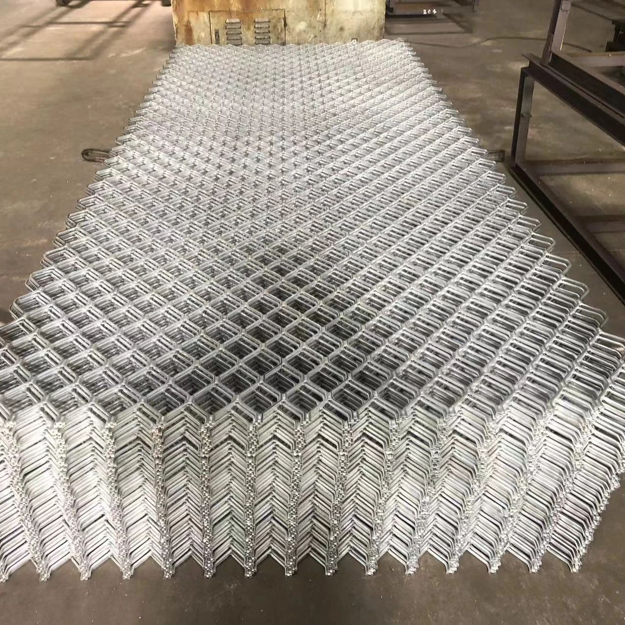 Best price Aluminum strong decorative windows and doors high quality wire mesh fence