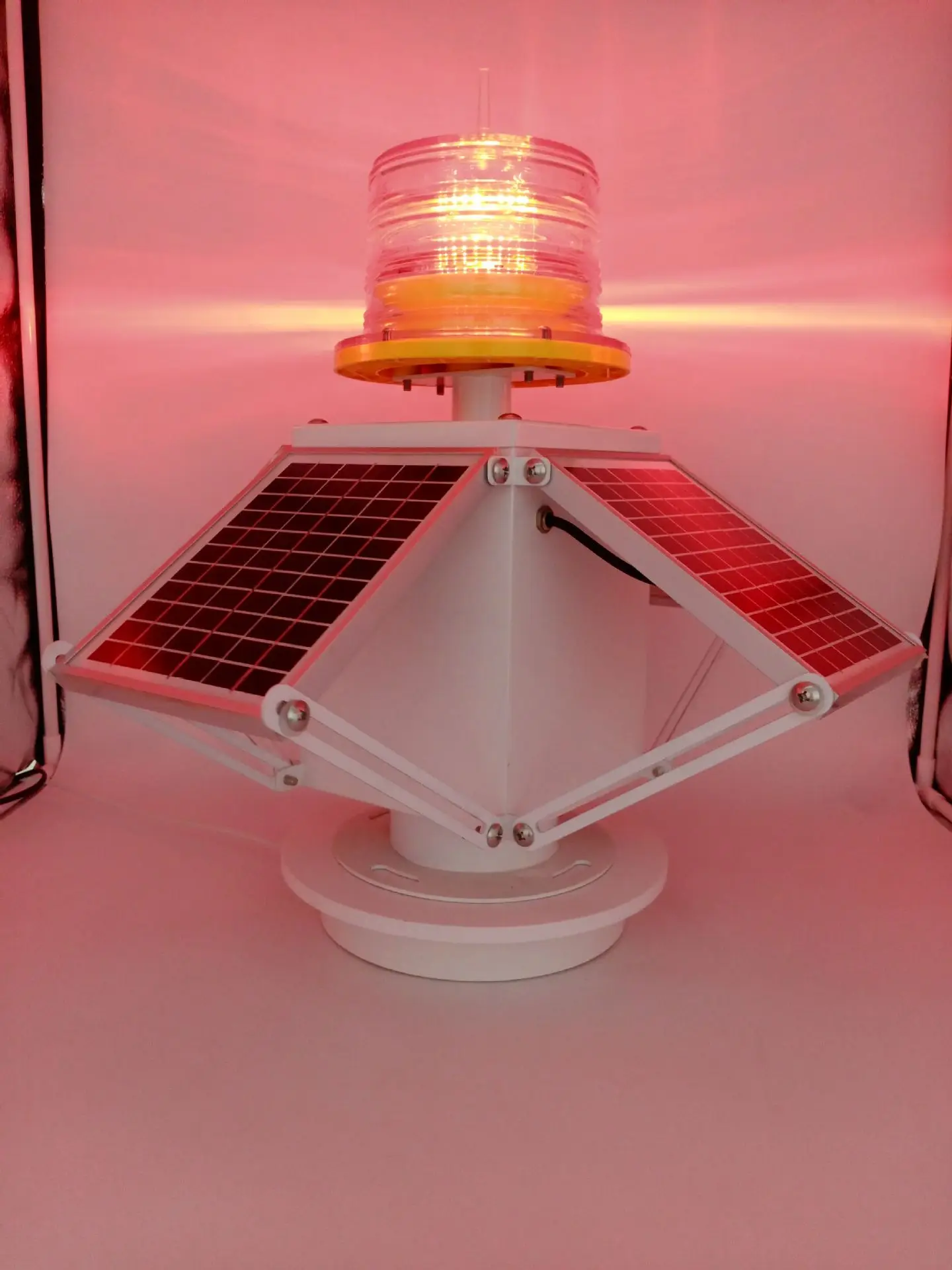 Solar Obstacle Indicator Beacon Medium Intensity Aviation Obstruction Light GPS Synchronous for Airport Signal Lamp