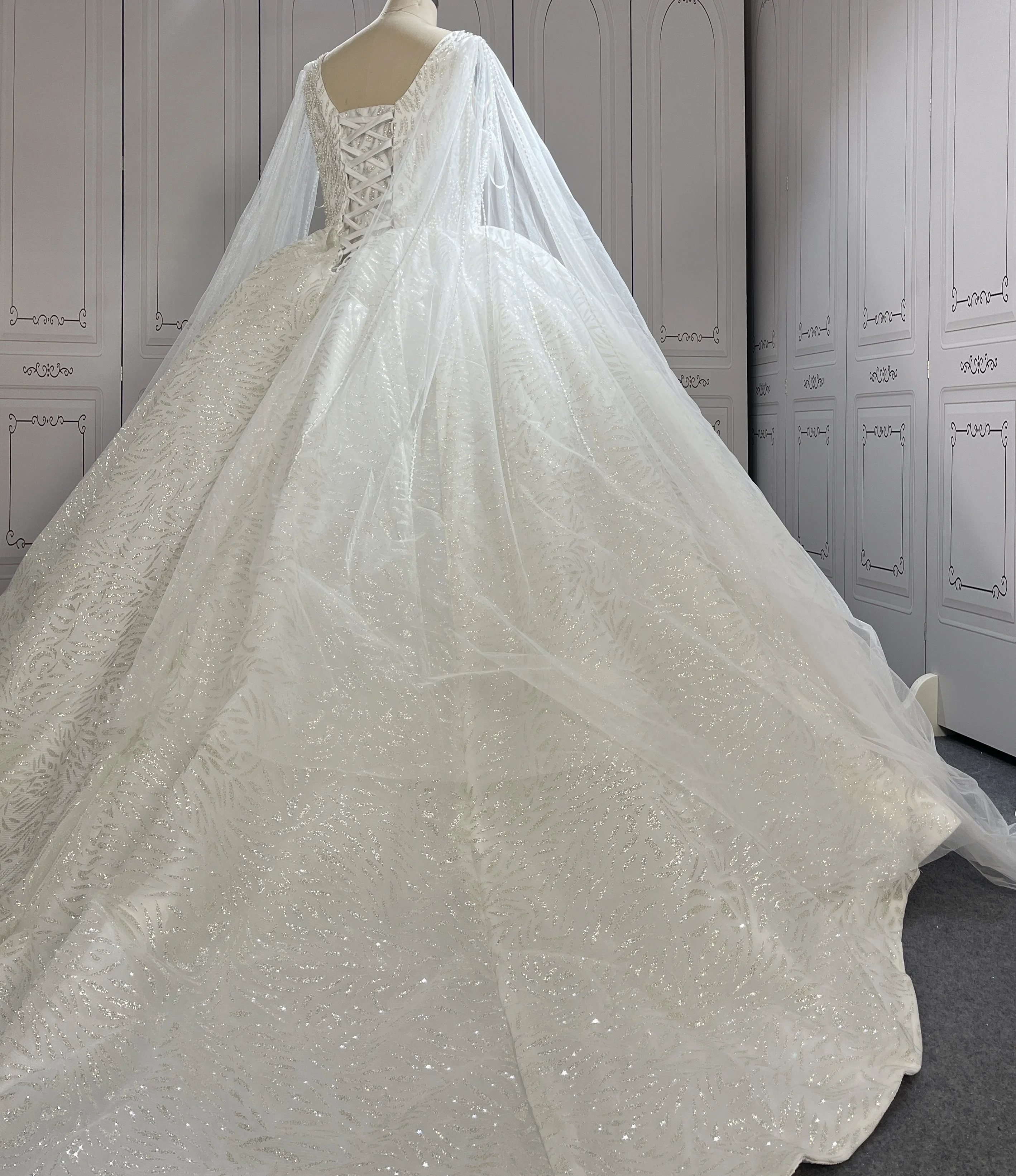 White Polyester High Quality Victorian Stylish Lace V-Neck Vintage Ball Gown Wedding Dress For Women