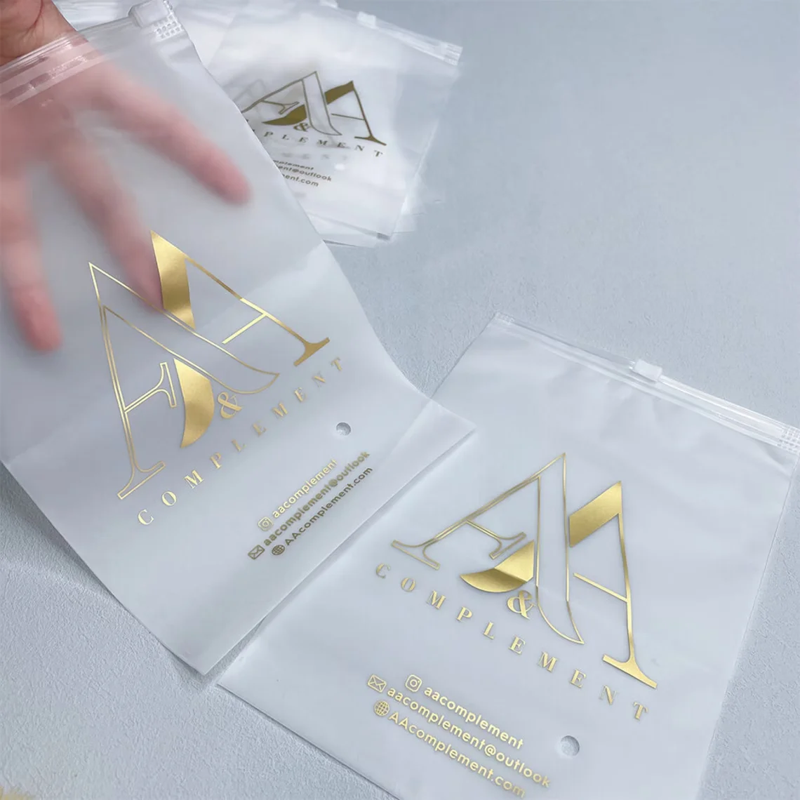 Hot Selling Custom Frosted Transparent Pvc Zipper Bag Plastic Bags Wholesale Zipper Pouch Waterproof
