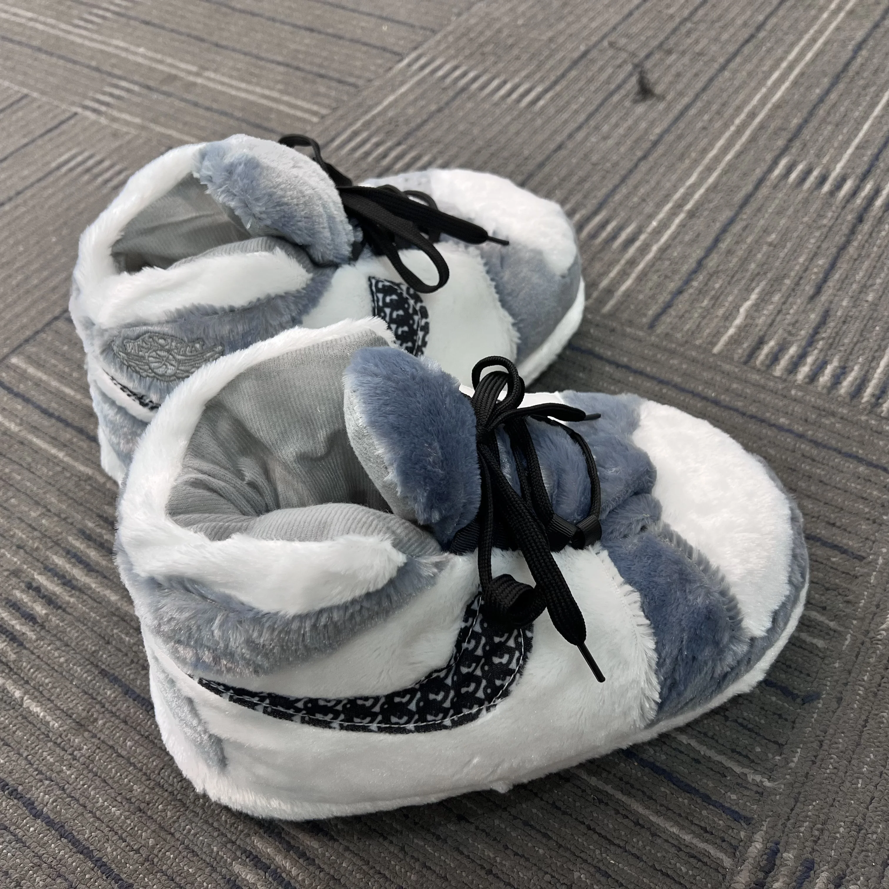 New design 2023 Fashion furry  shoes plush neutral sneakers Warm slippers