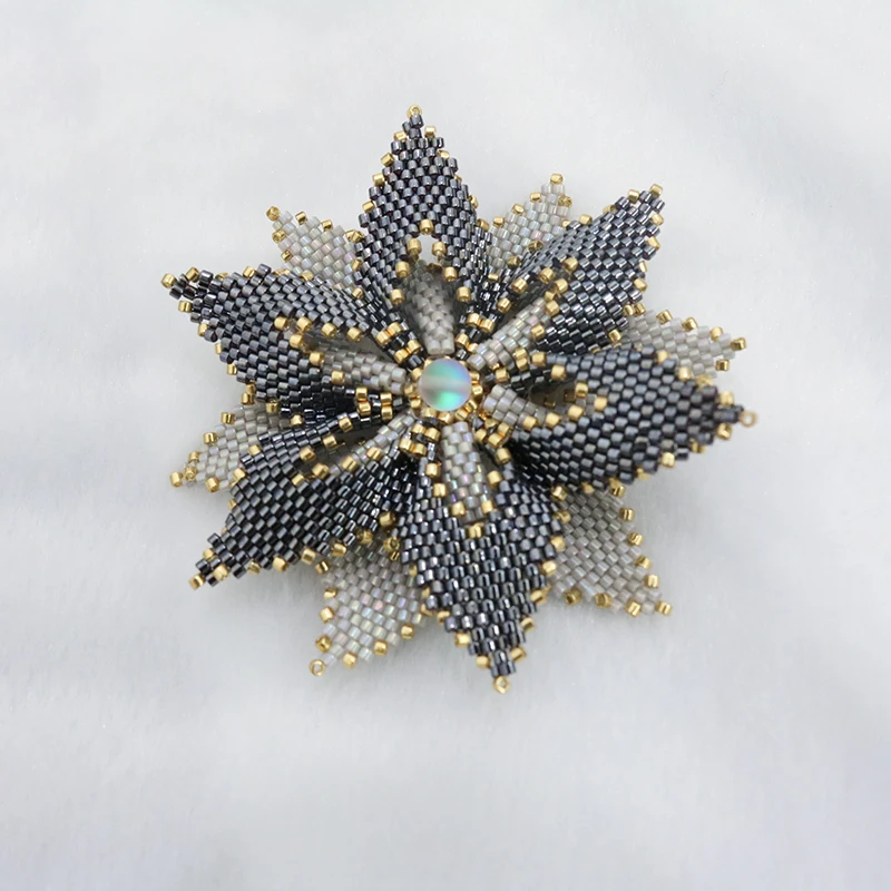 Graceful Lapel Pin Flower For Business Or Party Jewelry For Sweetheart Color Clip Badge Brooch