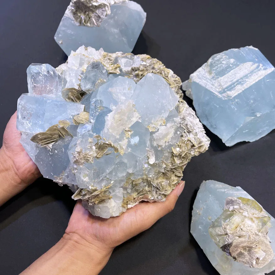 Natural Gemstone Raw Aquamarine Mineral Specimen for Decoration