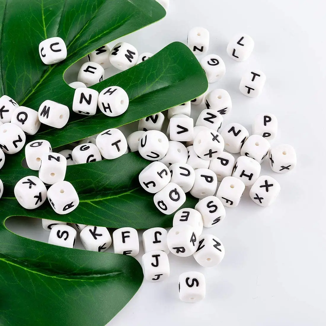 Wholesale Promotion Price 12mm English Alphabet  Letter Beads Silicone