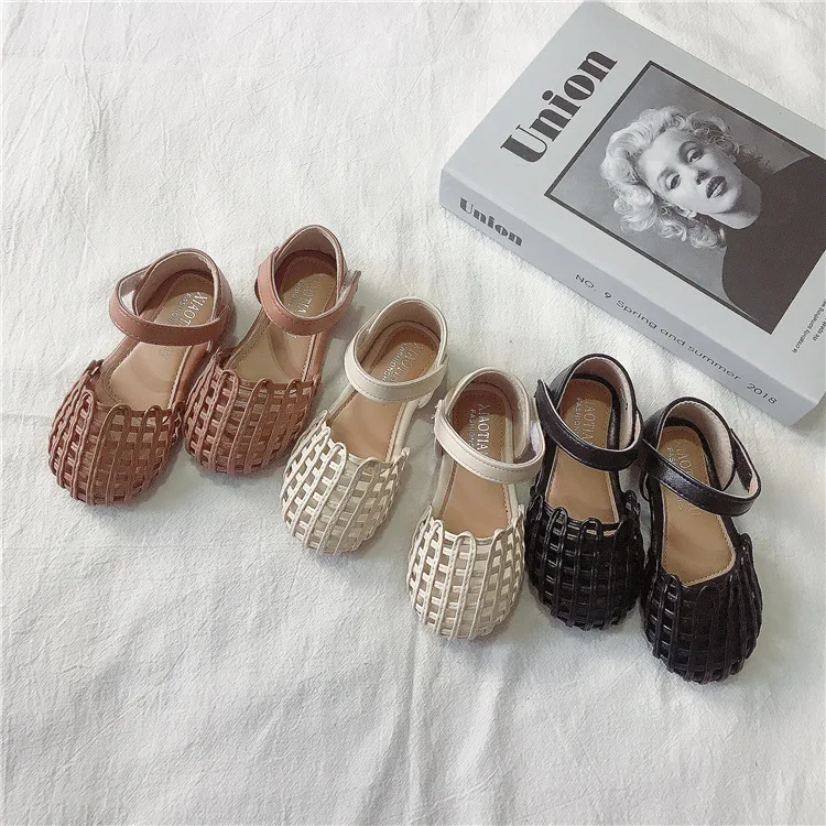 Детские пляжные сандалии на плоской подошве, летняя модная обувь для девочек, новый дизайн 2021