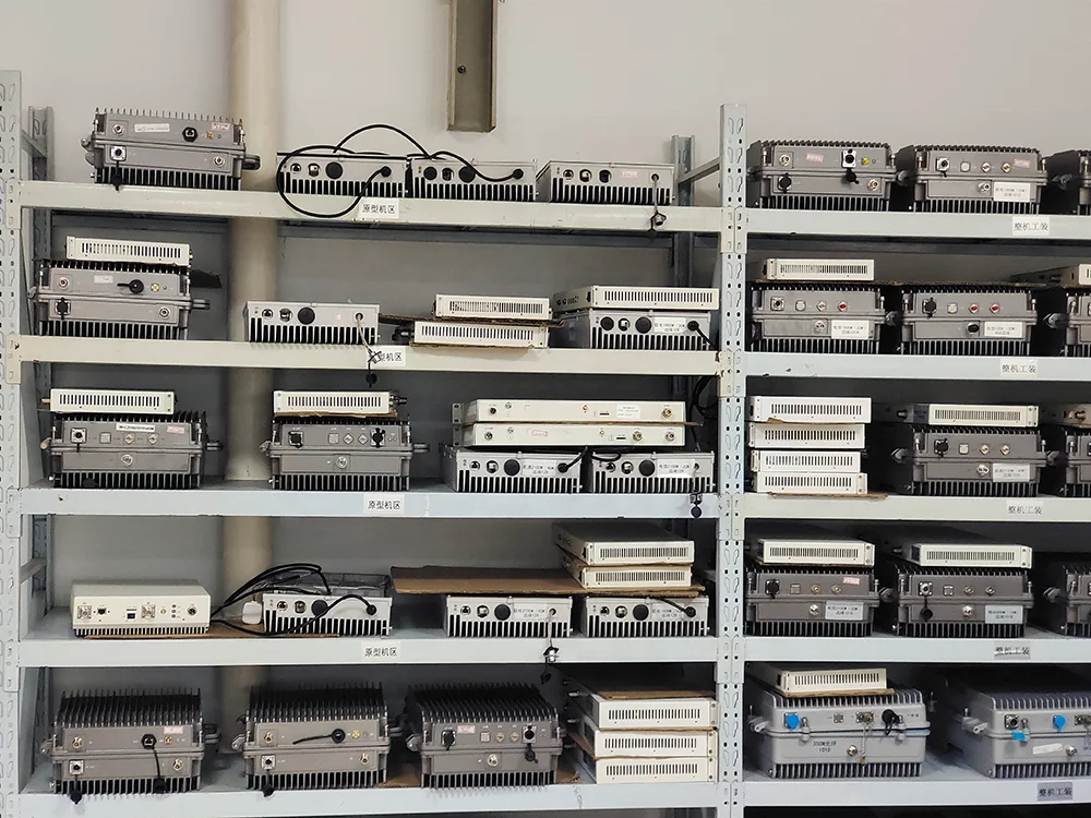 Signal Amplifier Mobile Signal Repeater DCS 1800MHz WCDMA 2100MHz 4G Signal Amplifier Repeater