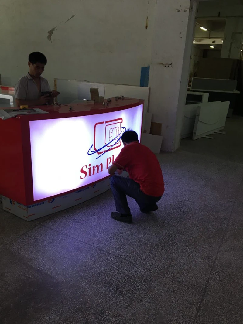 White And Red Kiosk Showcase Cabinet Display Counter Cellphone Mobile Phone Small Retail Kiosk For Sale