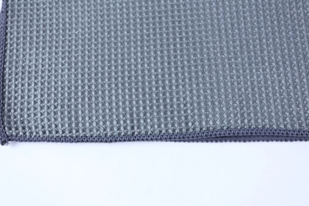 Dual-Side Fine Grade Car Washing Grey Small Towel With Waffle Weave Face Easy To Clean