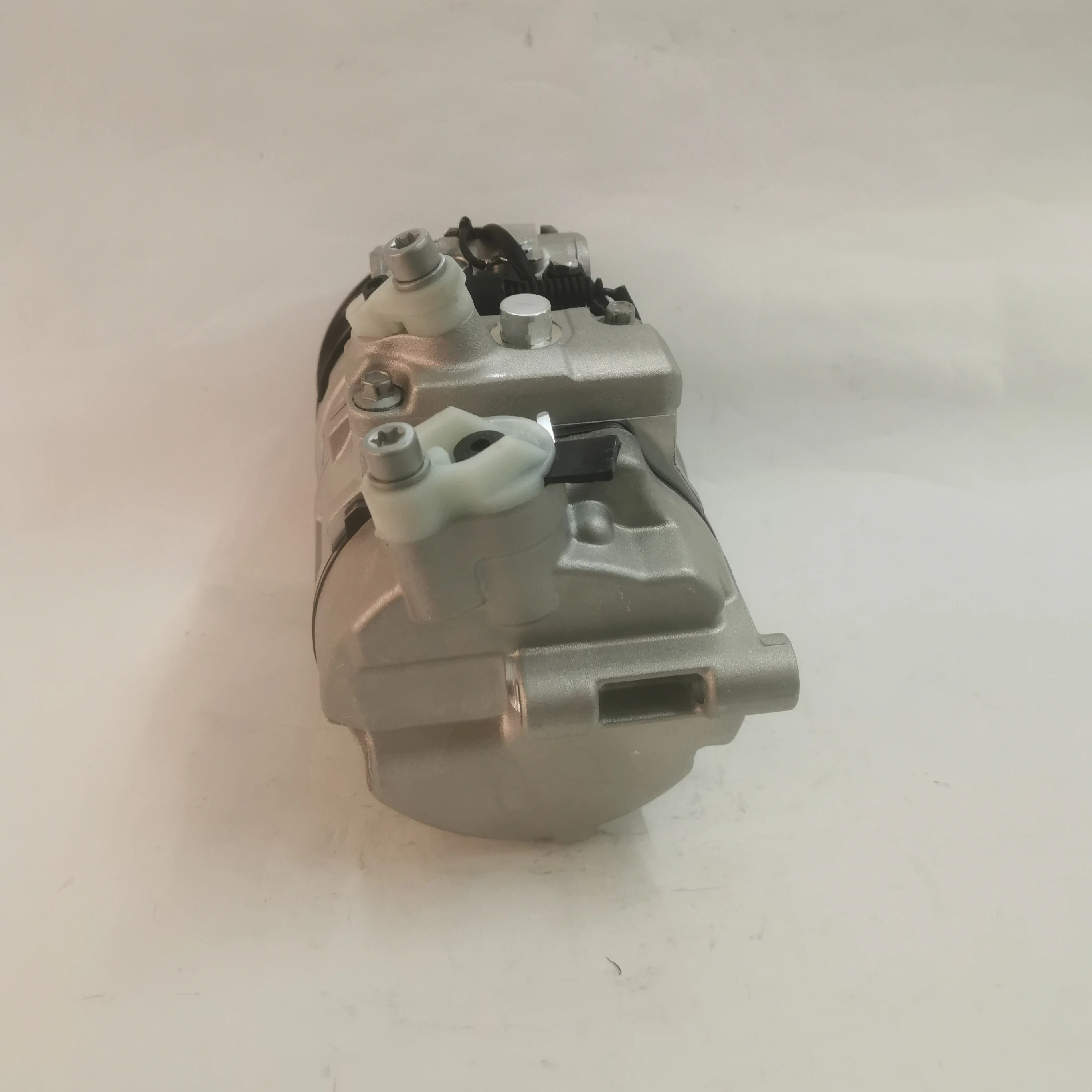 8FK351175011 000230201180 0002307011 A000234311 co105111c Car Aircond compressor for Mercedes Benz W140 CPMB3997