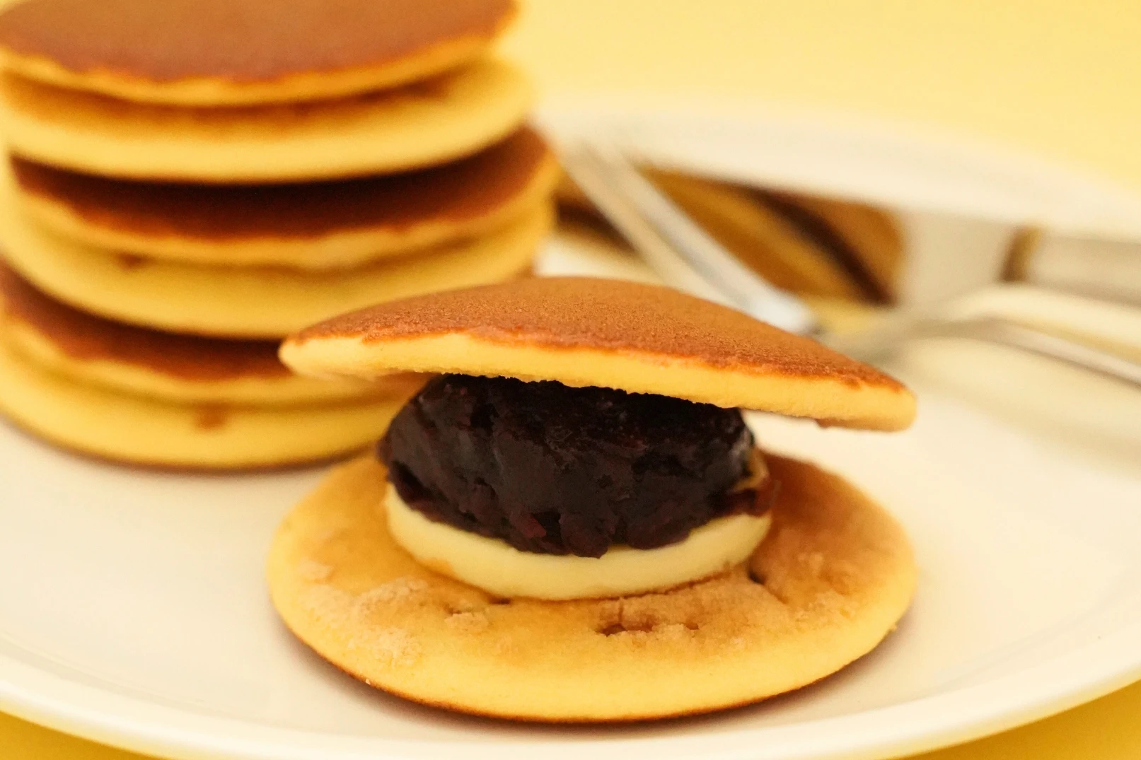 Hot sell healthy food bulk popular baked Japanese snacks sweet pancake dorayaki cake
