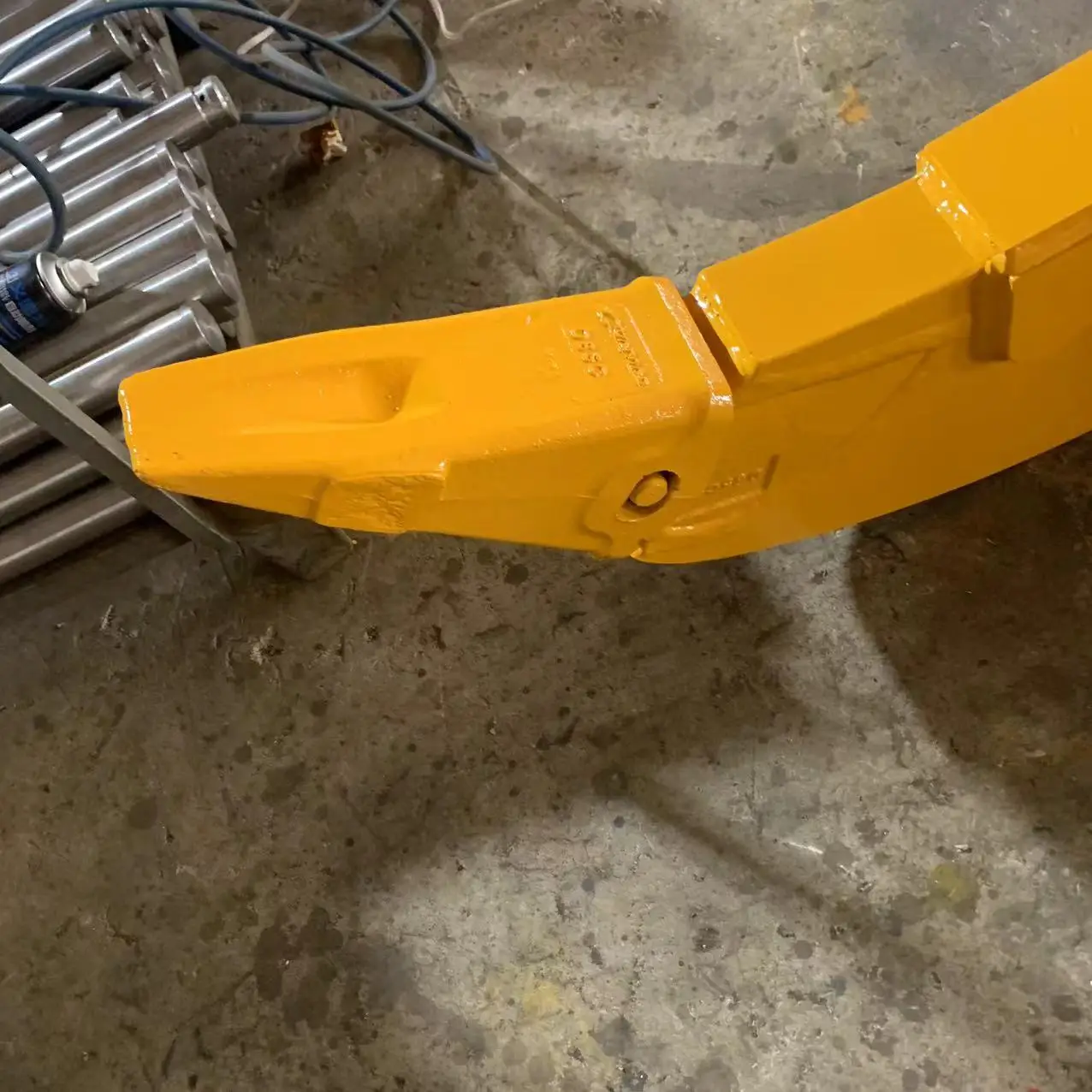 Single Tooth Ripper Construction Machinery Parts Excavator Ripper For Sale