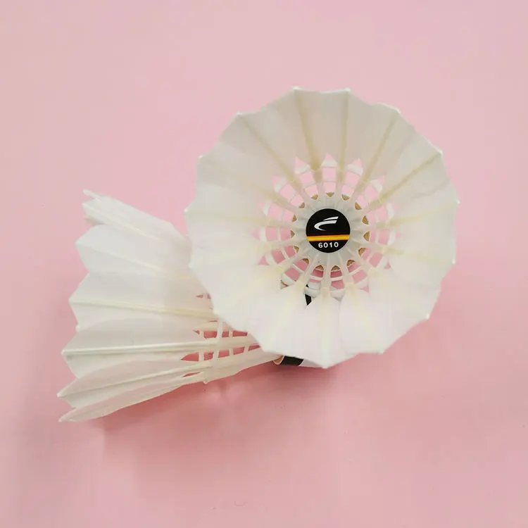 Лидер продаж, хорошая цена, воланы 3 в 1, профессиональные воланы для фитнеса, оптовая продажа, воланы с перьями, купить шаттл для бадминтона