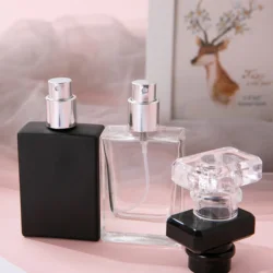 In Stock Black Clear White Square Glass Perfume Bottle 30 50 100Ml High Quality Luxury Beautiful Spray Glass Bottle