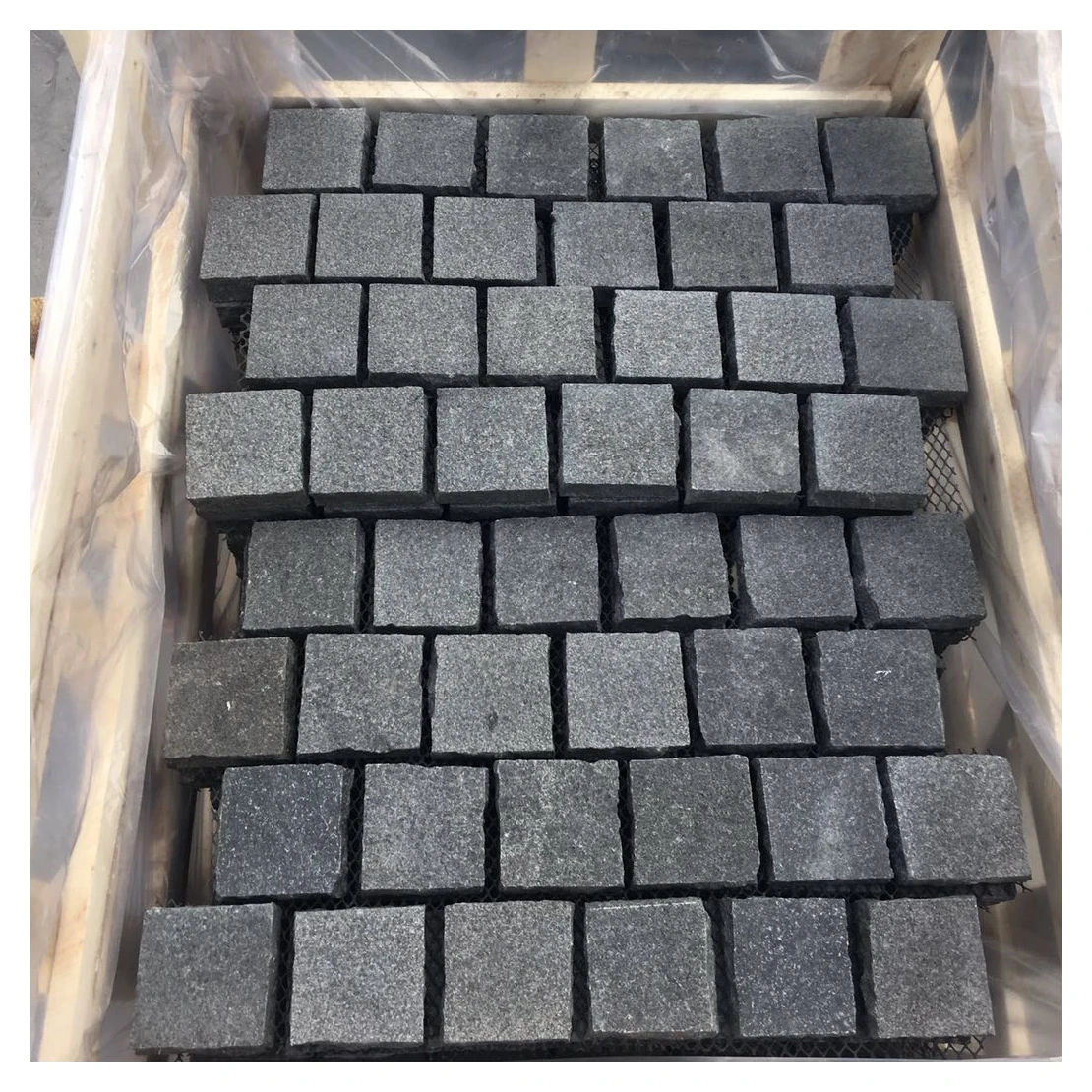 Natural China G684 Black Granite Flamed Paver Cobblestone With Split Edges Cobble Stone Meshed On Net