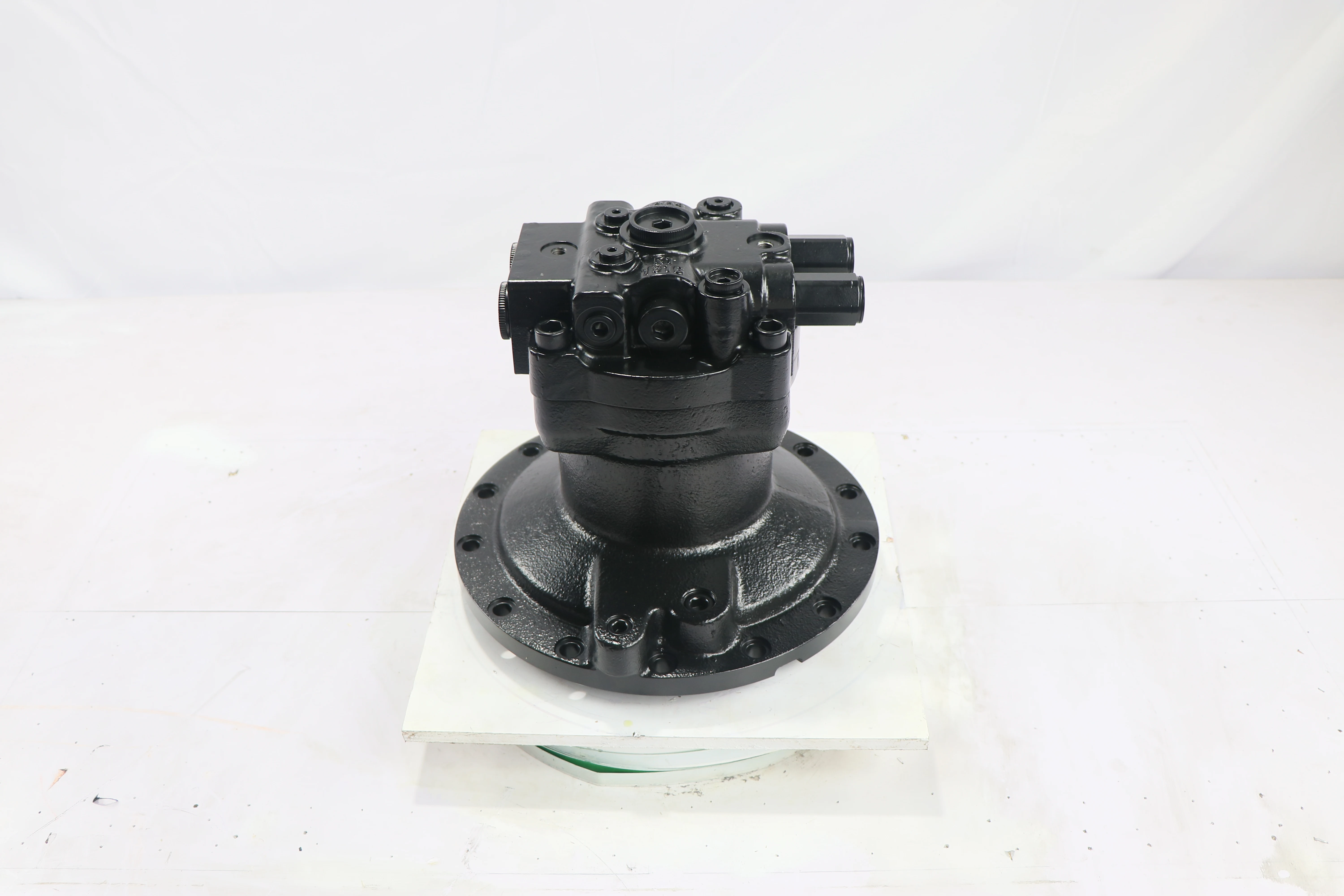 Benling is suitable for SK260-8(SG08-14 hole)excavator spare parts swing motor swing motor assembly