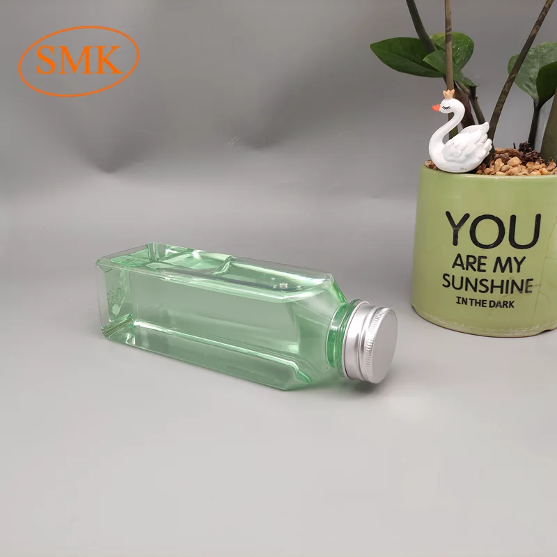 Disposable Hot Selling 400ml Juicer Square Plastic Bottle For Carbonated Drink With Lid