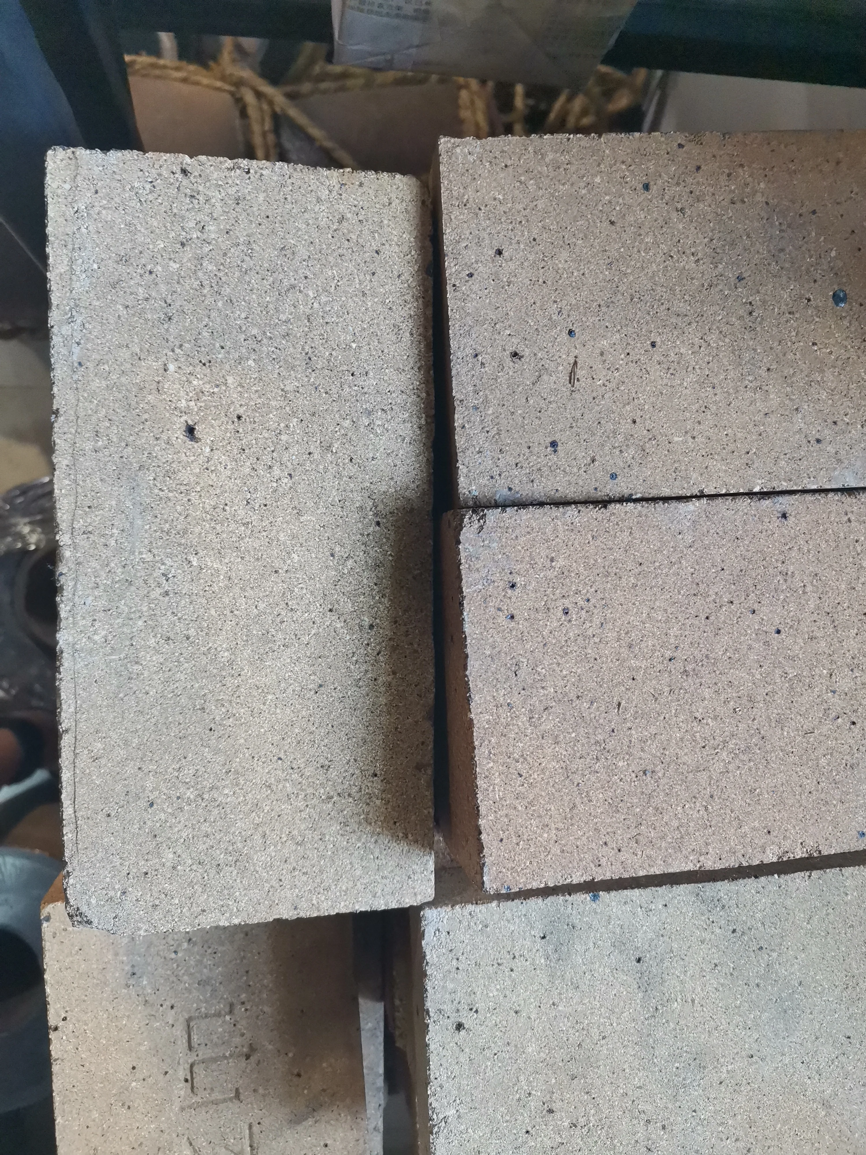 Insulating Refractory Brick Heat Resistant Insulating Fired Brick Stove High Alumina Brick Firebrick Fire Clay Yellow Brown