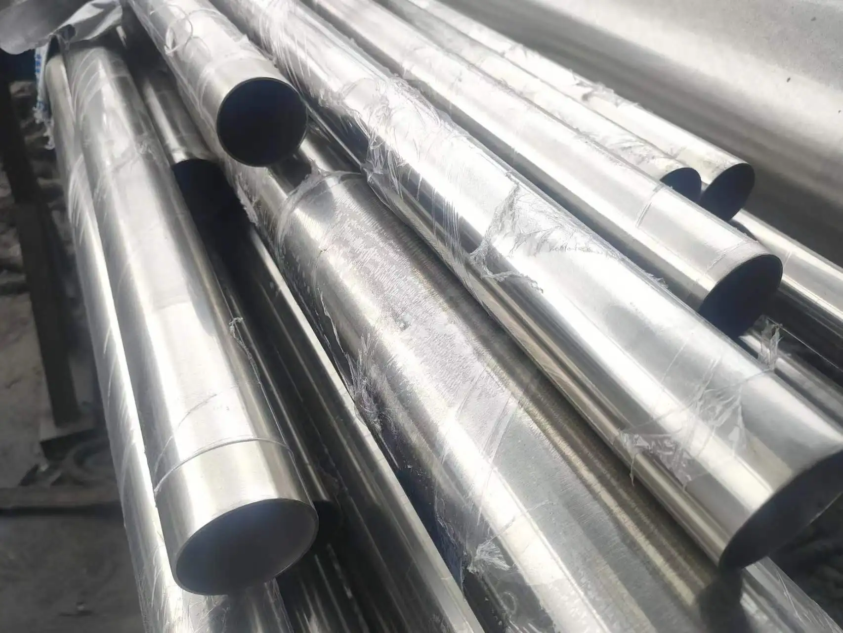 ASTM JIS SS 304 316 2205  310S Mirror Polished Round Stainless Steel Pipe 2 Inch SCH5s