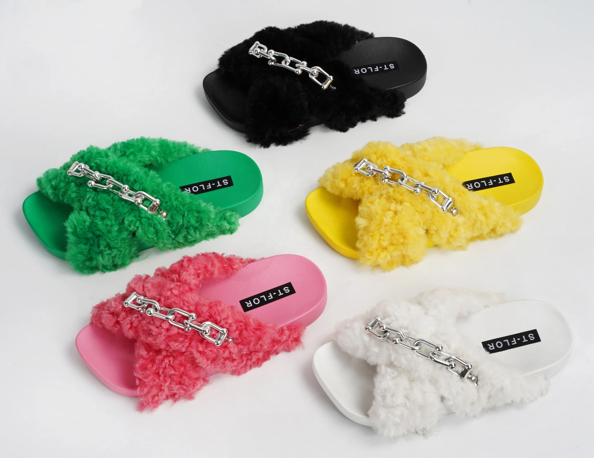 Plus Size Winter Fluffy Slippers Fashion Cross Strap Chain Plush Home Slippers Designer Women Non-slip Fur Sandals