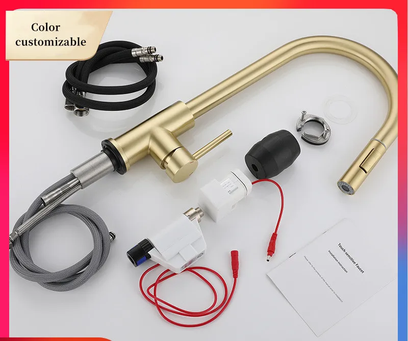 China Sanitary Ware Golden Color Brushed Designer Luxury Gold Kitchen Faucet