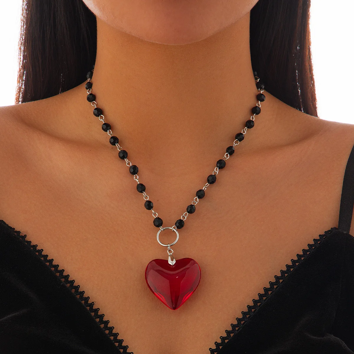 Fashion jewelry women Halloween personalized bead crystal collarbone chain necklace personalized heart-shaped pendant necklace