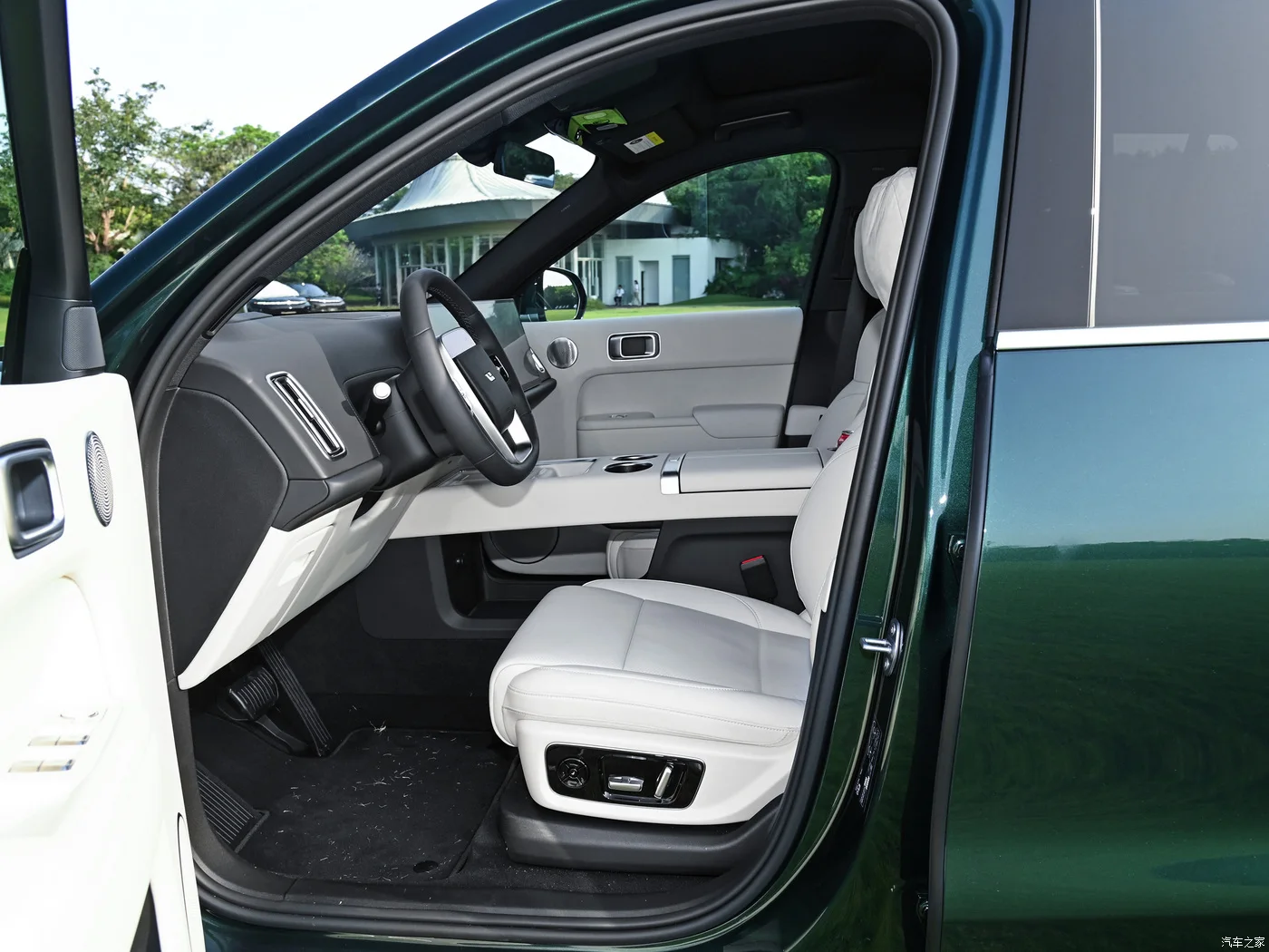 YK MOTORS 2023 Luxury LI Lixiang L9 Electric Automobile Big SUV MAX New Energy Vehicles Li 9 EV Cars For Sale
