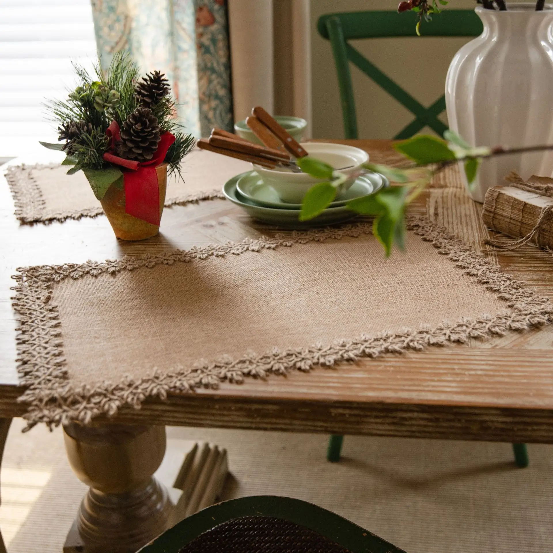 Rural Style Handmade Natural Jute Table Mat Rectangle Linen High quality Table Runner With Tassels