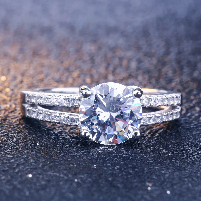 Custom Desgin Jewelry Ring With Single CZ Stone Round Brilliant Cut Promise Engagement Rings For Women