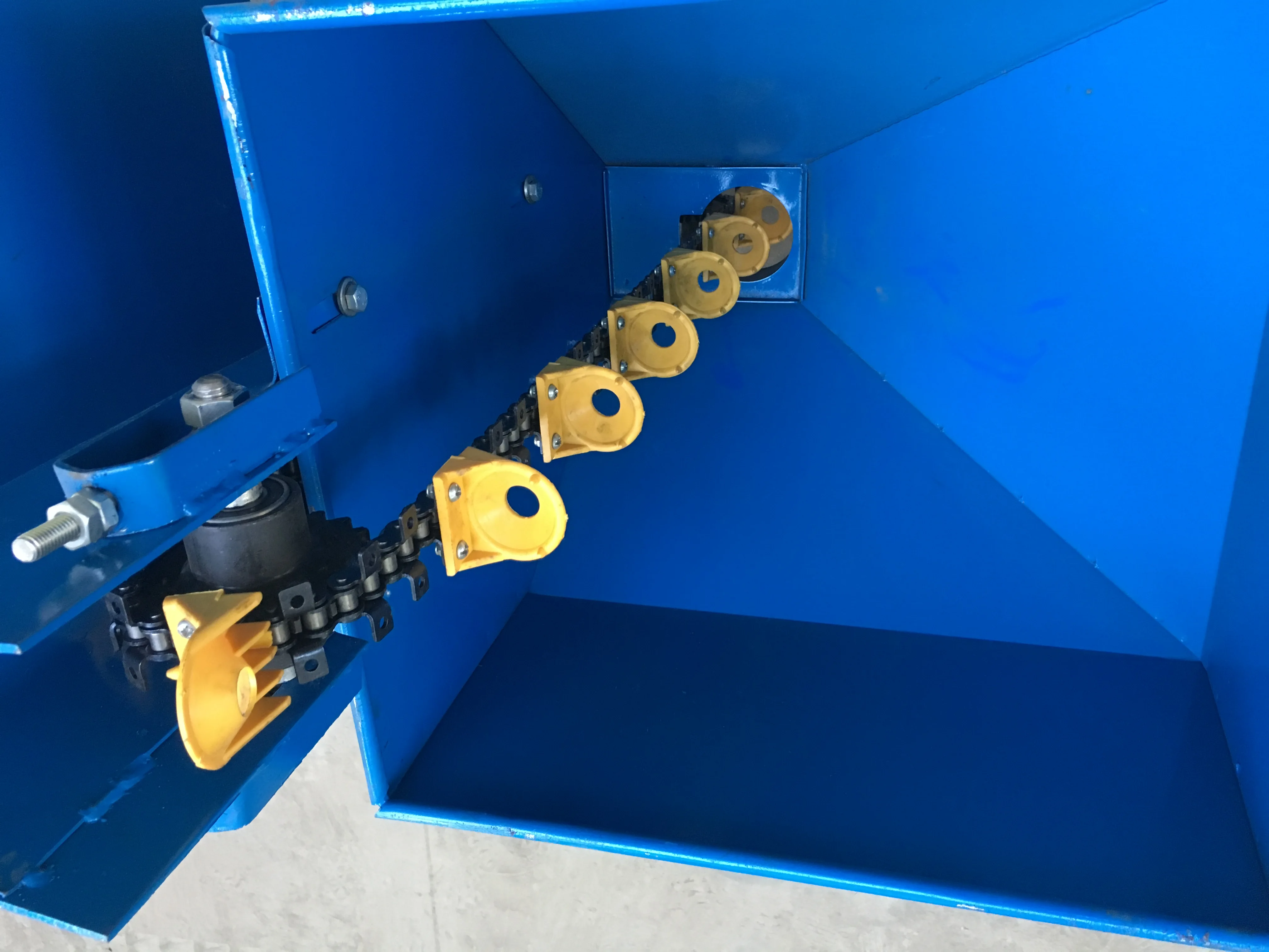 tractor 3 point mounted potato planter with fertilizer function