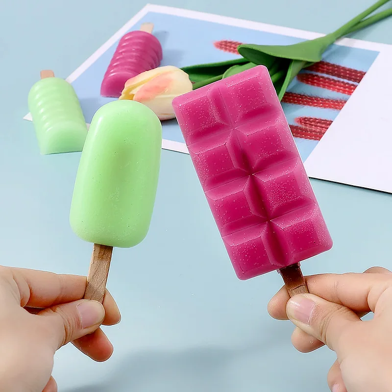 Latest design frozen ice cube ice box, large capacity ice cell mold