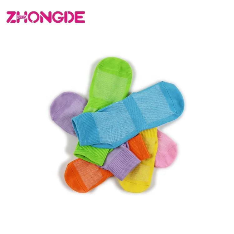 ZD003 jump trampoline grip anti slip socks in stock colorful non slip skid yoga sport