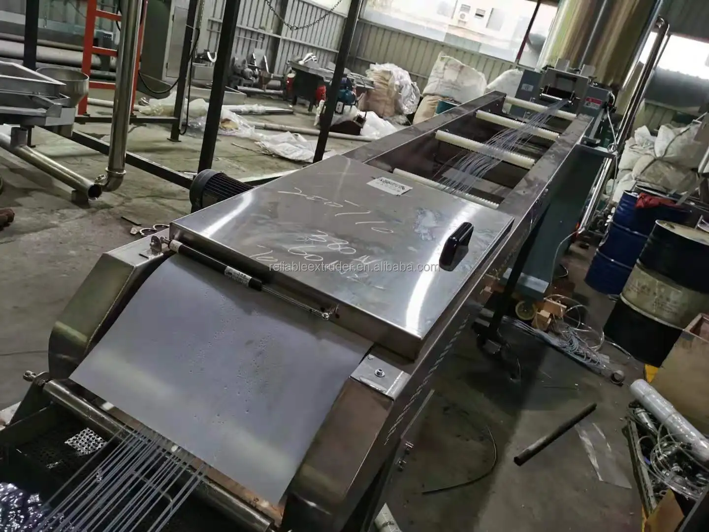 Wasted extruder machine plastic pellet