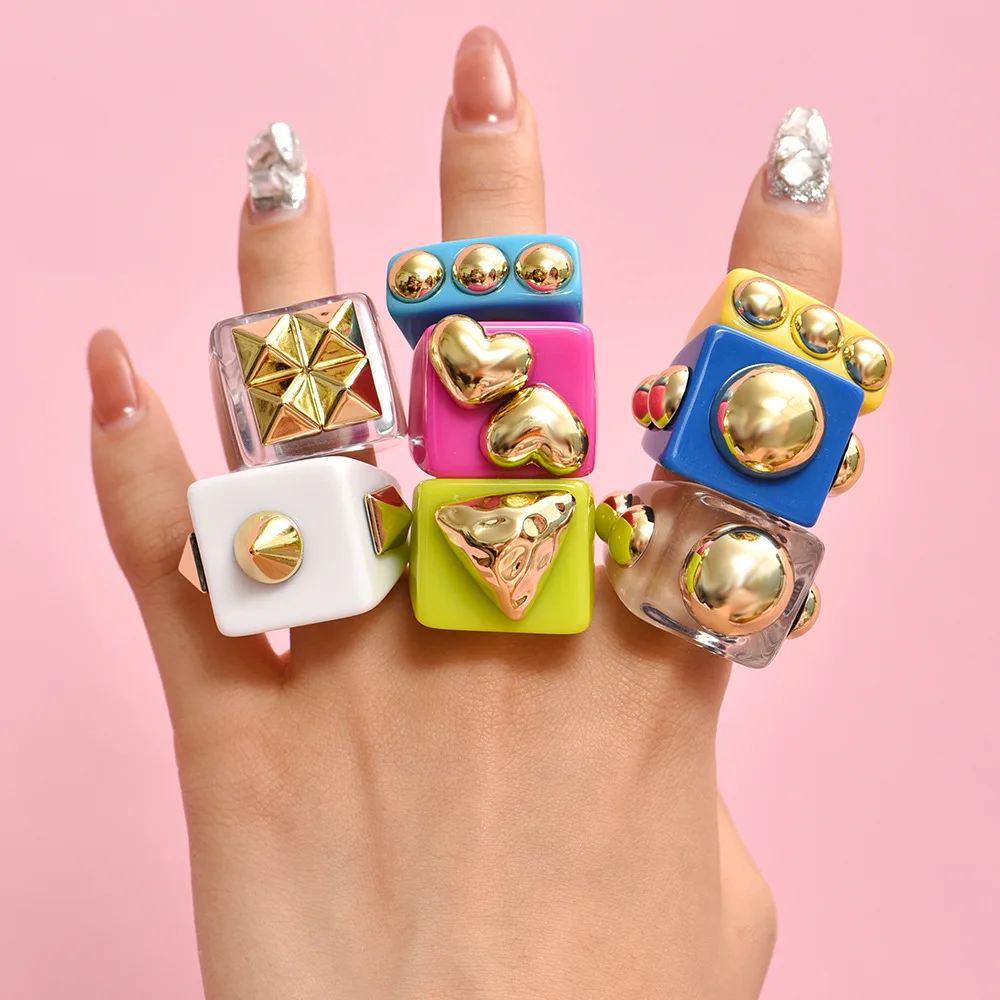 European CCB Heart Charm Finger Ring Fancy Geometrical Chunky Resin Rings for Girl Women Holiday