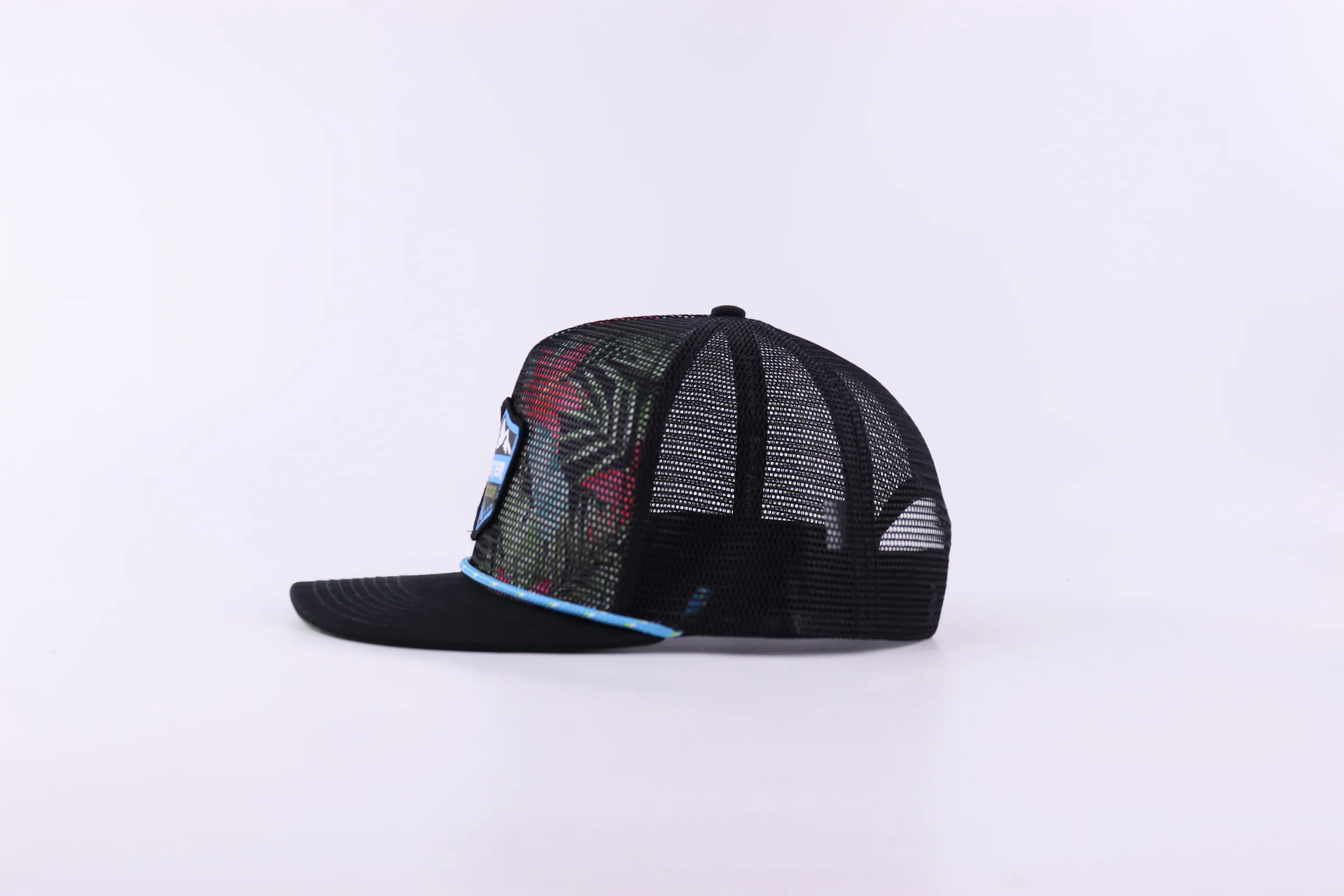 Custom 5-Panel Snapback Cap Breathable Mesh Fabric with Label Patch Logo Brim Rope Sporty Style for Travel and Casual Use