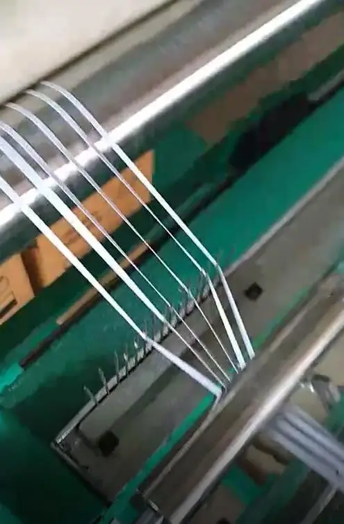 Сепаратор для латексной проволоки, машина для отделки латексной проволоки, машина для отделки текстиля