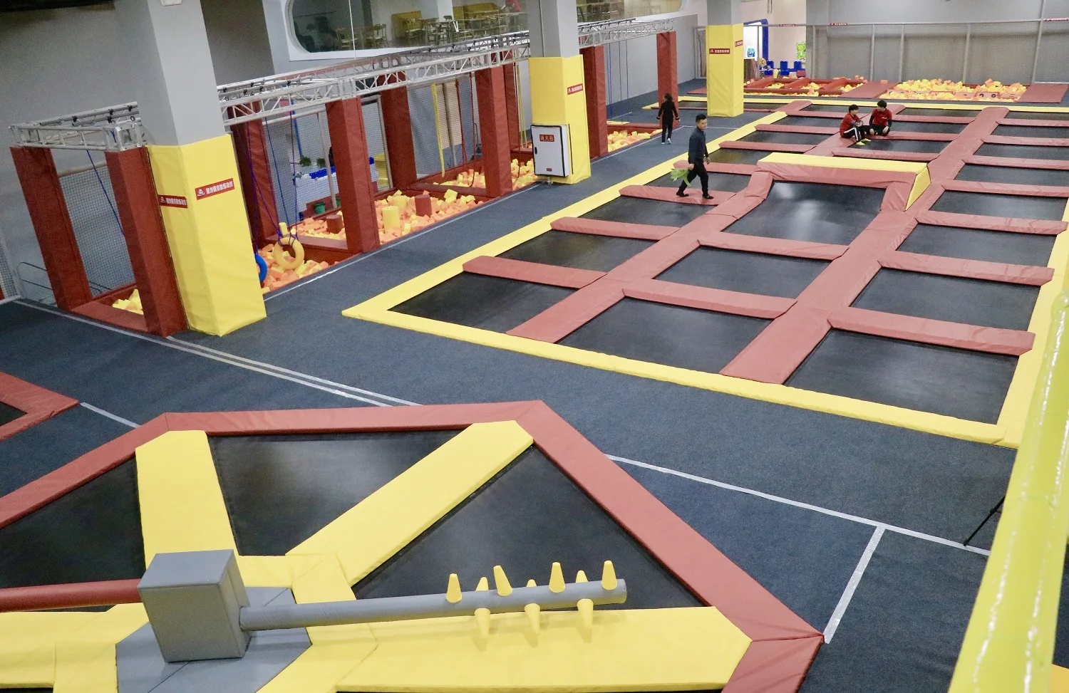 Mich Customized Commercial Indoor Trampoline Park with Foam Pit, Inflatable Bag, Zipline, Ninja Warrior, Interactive Screen Game