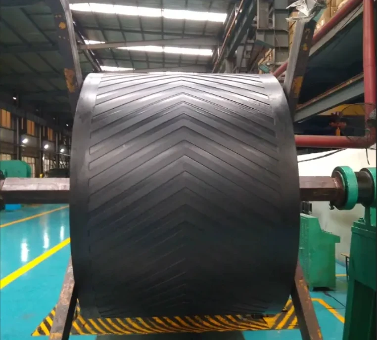 Open V Type Patterned Chevron Belt Ep Rubber Conveyor Belt for Industrial Application