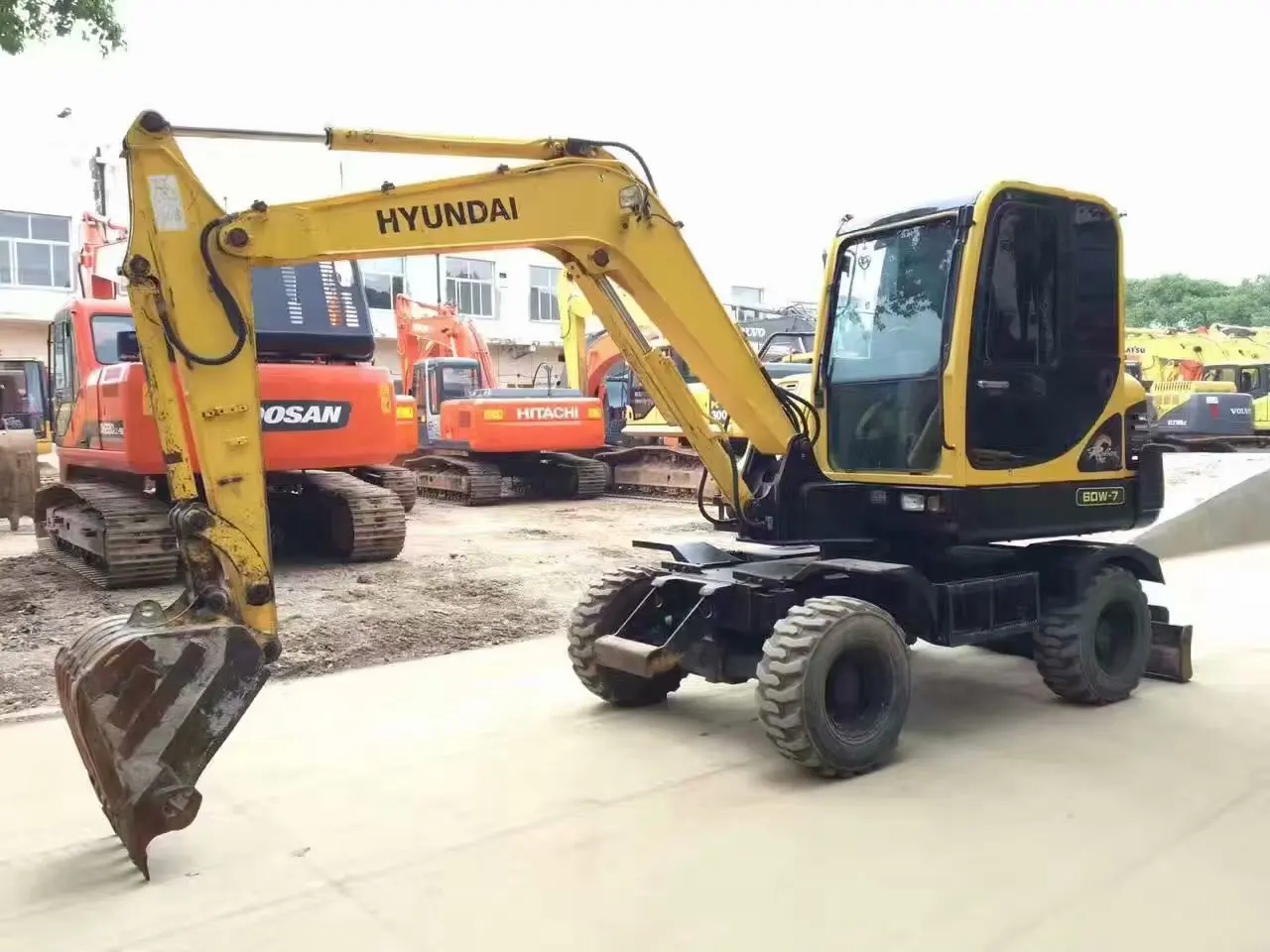 Used Hyundai 6 Ton Wheel Excavator Hyundai 60w-7 Mini Excavator Earth Moving with Good Condition