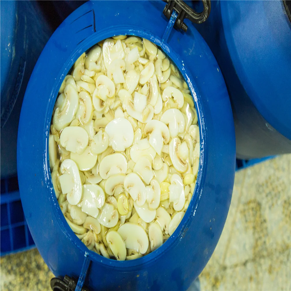 В барабанных соленых шампиньонах, нарезки грибов, консервированные кусочки и стебли, кусочки грибов