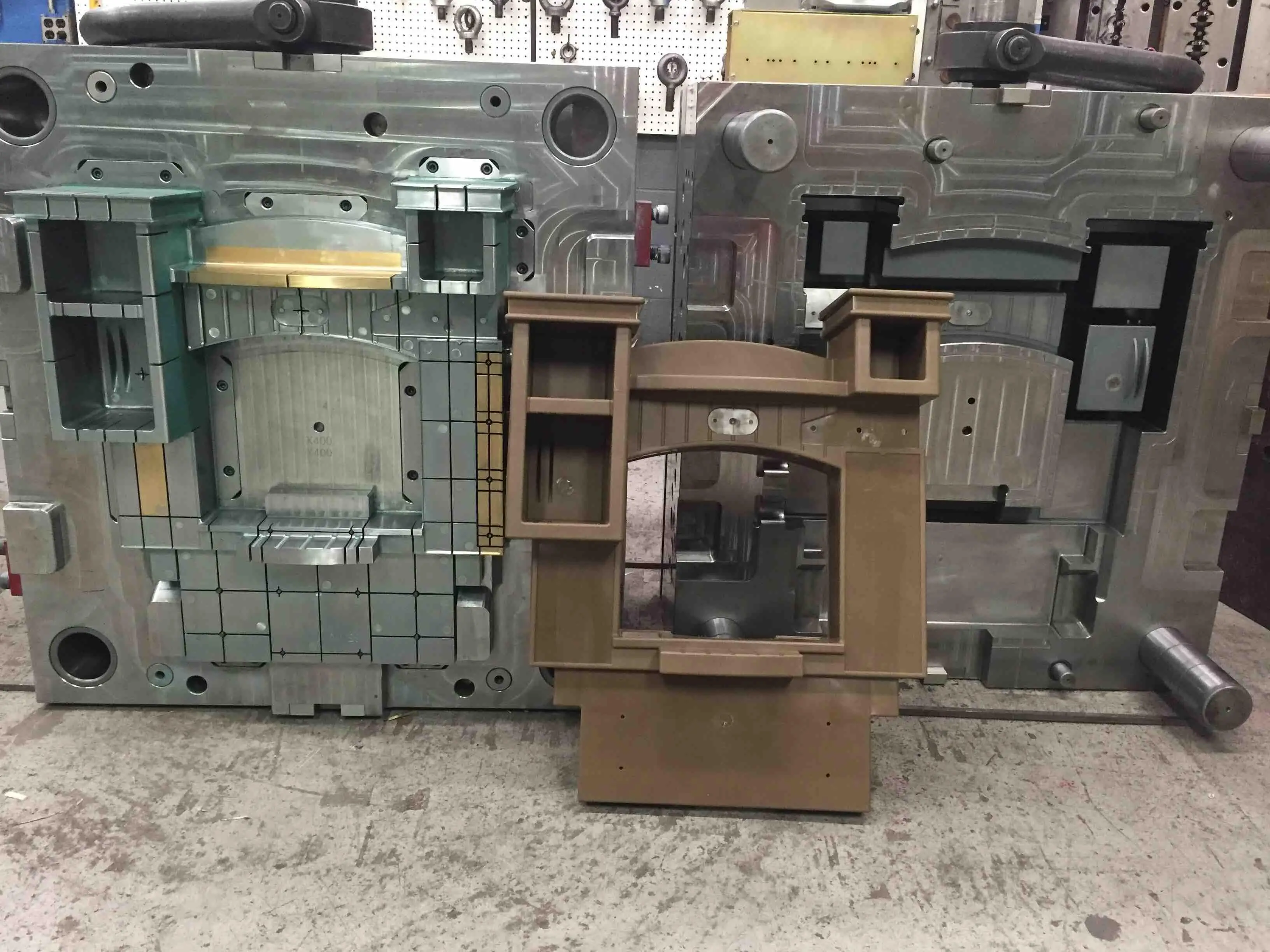 
how to produce 3d drawing to injection actual plastic product 