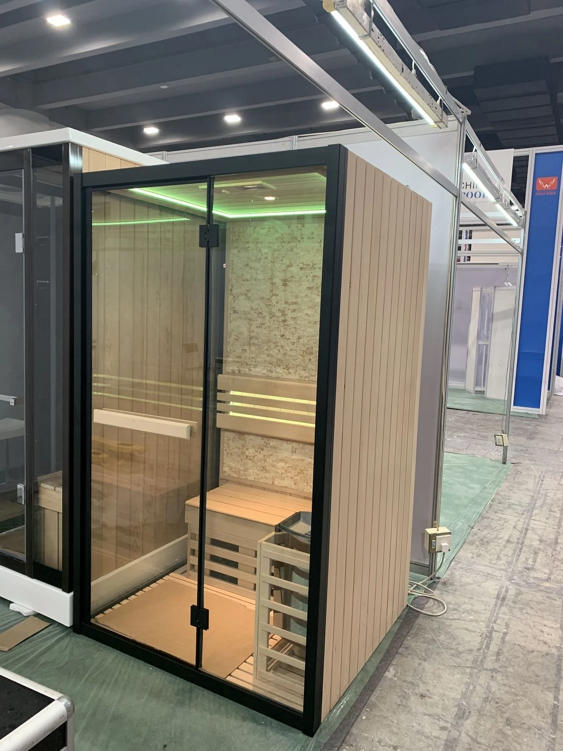 Finnish sauna room traditional wet steam sauna  aluminium frame spruce wood hemlock red cedar